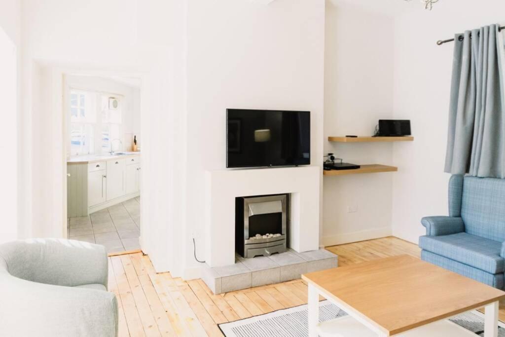 Factors House - A Comfy Cottage In Countryside Park With Wifi And Access To Bar And Pool Перт Экстерьер фото