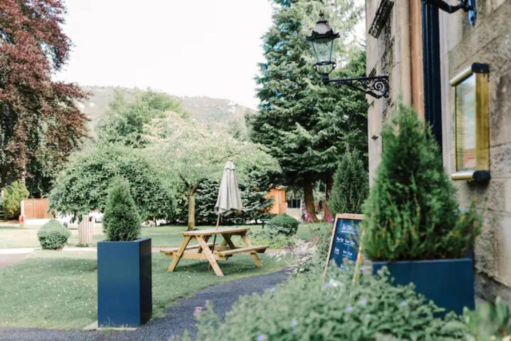 Factors House - A Comfy Cottage In Countryside Park With Wifi And Access To Bar And Pool Перт Экстерьер фото